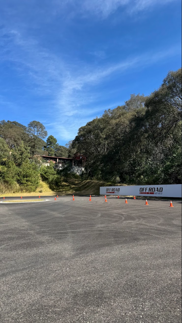 Circuito de conos preparado para la prueba de manejo