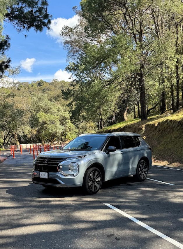 Lanzamiento Outlander 2026:  Prueba de manejo