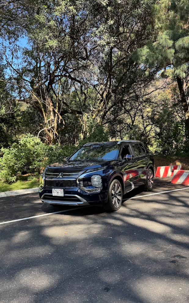 Outlander 2026 azul lista para salir a pista