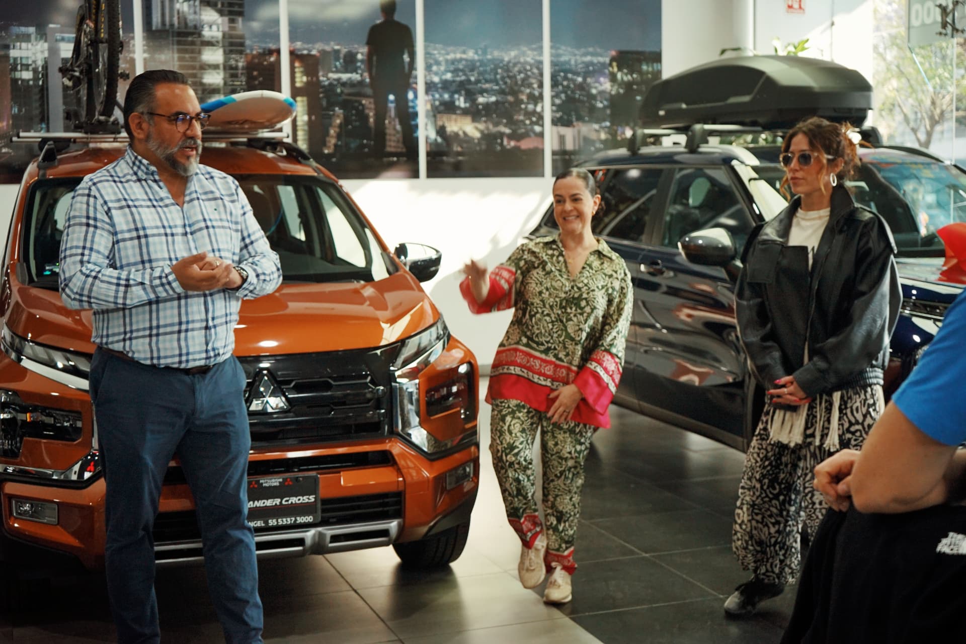 Recorrido por el showroom con la Outlander Cross