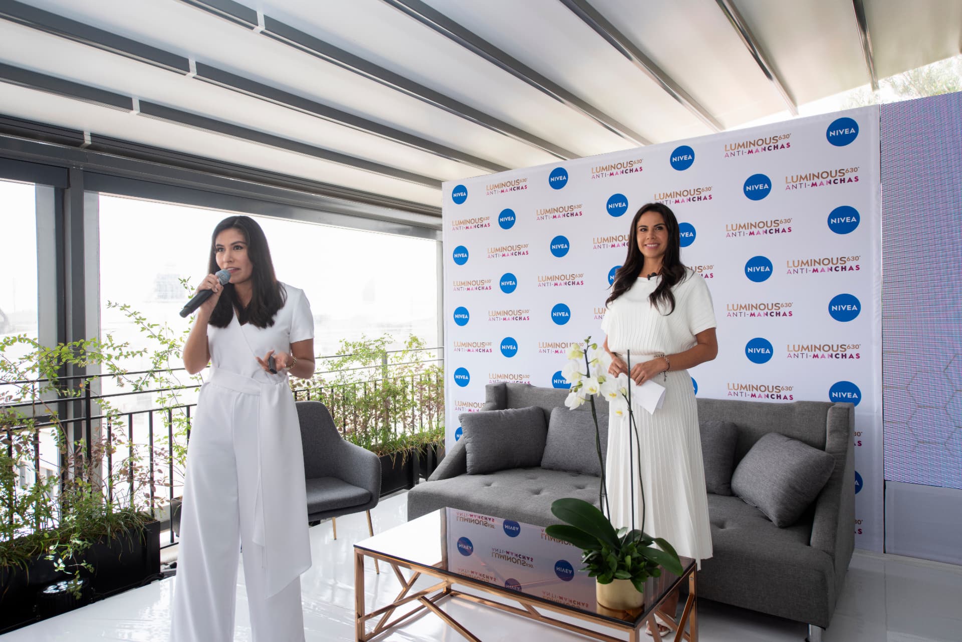 Nivea — presentación en escenario